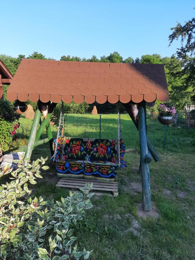 Casa Bunicilor Villa Ciprian Porumbescu Buitenkant foto