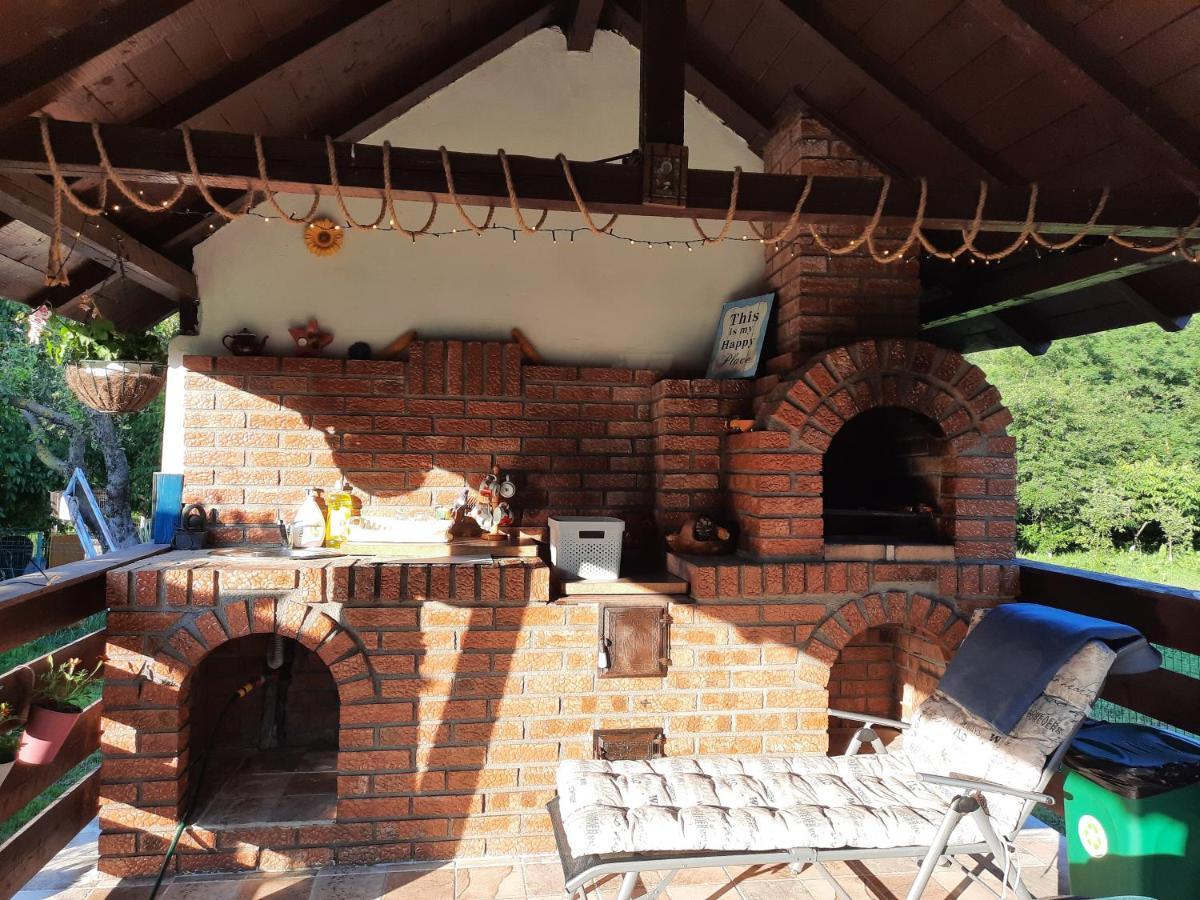 Casa Bunicilor Villa Ciprian Porumbescu Buitenkant foto