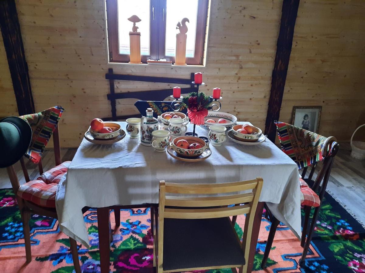 Casa Bunicilor Villa Ciprian Porumbescu Buitenkant foto