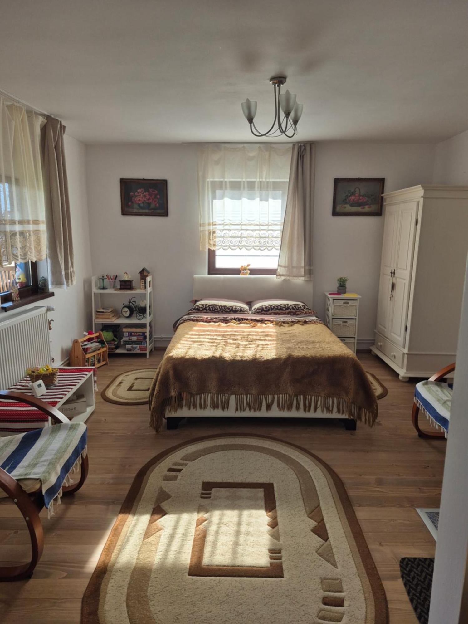 Casa Bunicilor Villa Ciprian Porumbescu Buitenkant foto